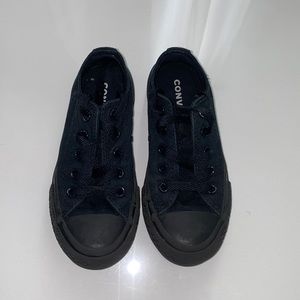 Chuck Taylor- All Black kids size 11